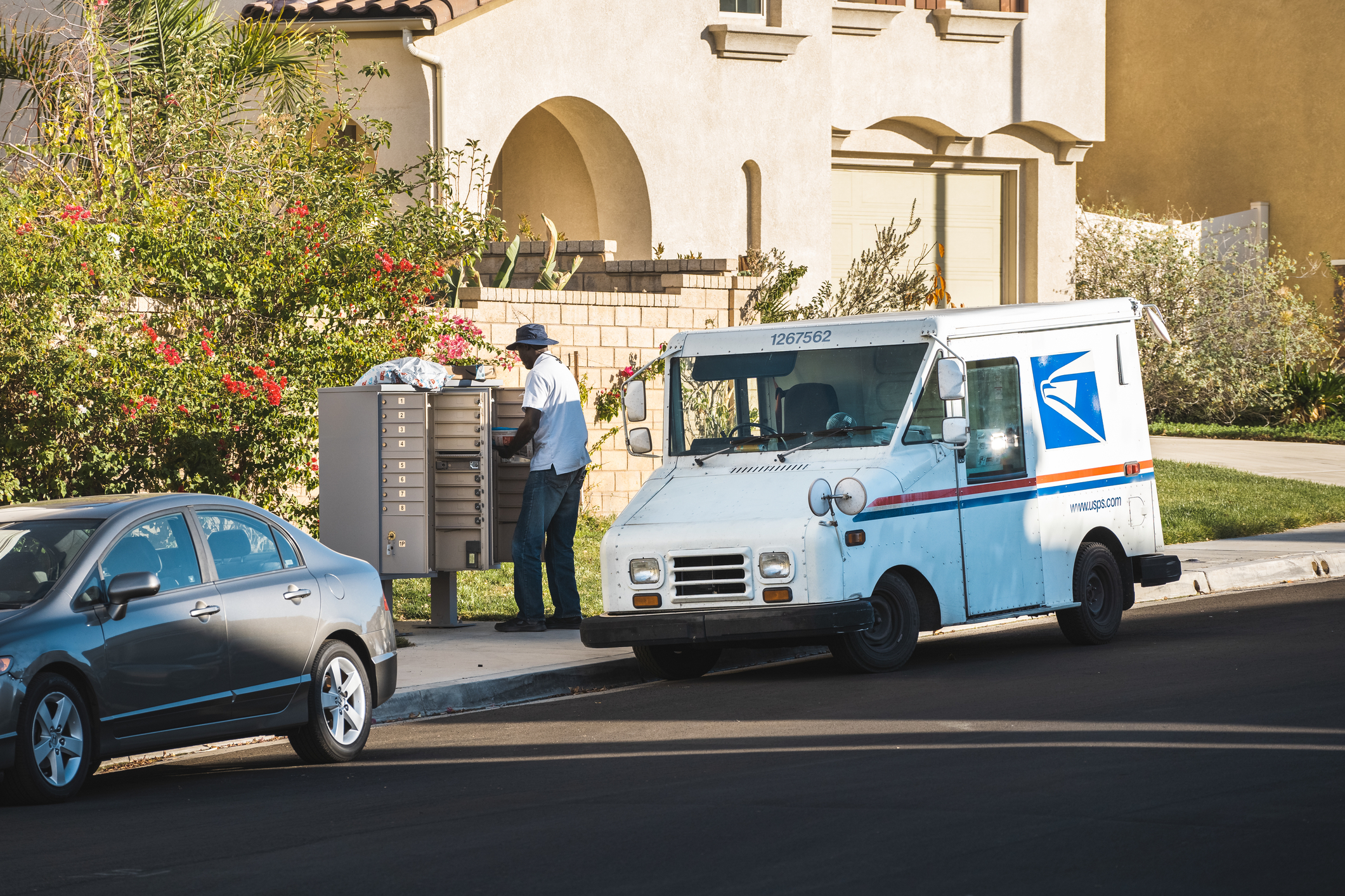 Retargeting Car Buyers With Direct Mail Campaigns